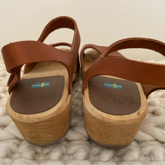 Mia Swedish Clog Sandals - Picture 7 of 9
